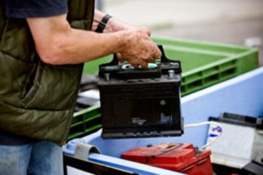 LOCAL OLD CAR BATTERIES REMOVAL SERVICES IN OMAHA NEBRASKA | OMAHA JUNK DISPOSAL