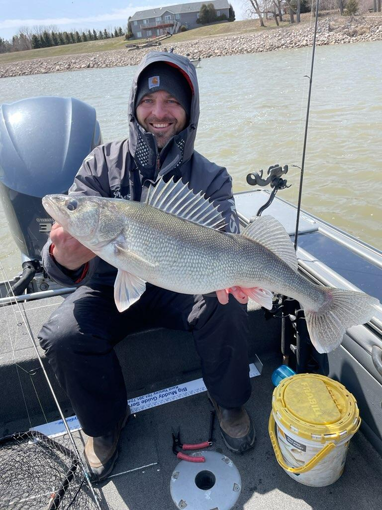 WEEKLY UPDATED ND FISHING REPORT FOR LAKE SAKAKAWEA, MISSOURI