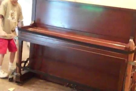 Local Pianos and Organs Removal in Lincoln NE | LNK Junk Removal
