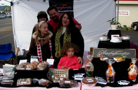 The SweeTreats crew at an outdoor farmers market in Tigard, OR - October 2004