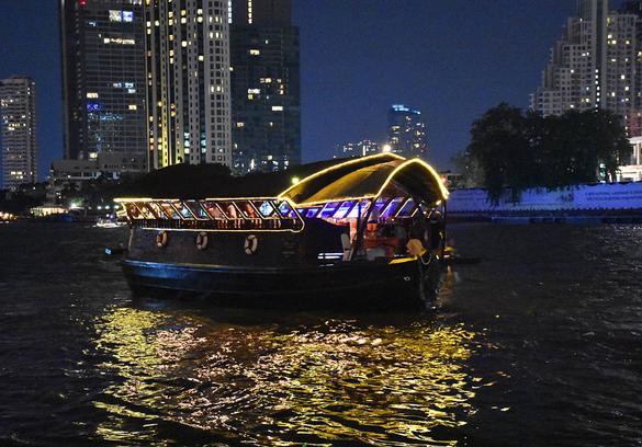 Loy Nava boat for dinner cruise on Chao Phraya