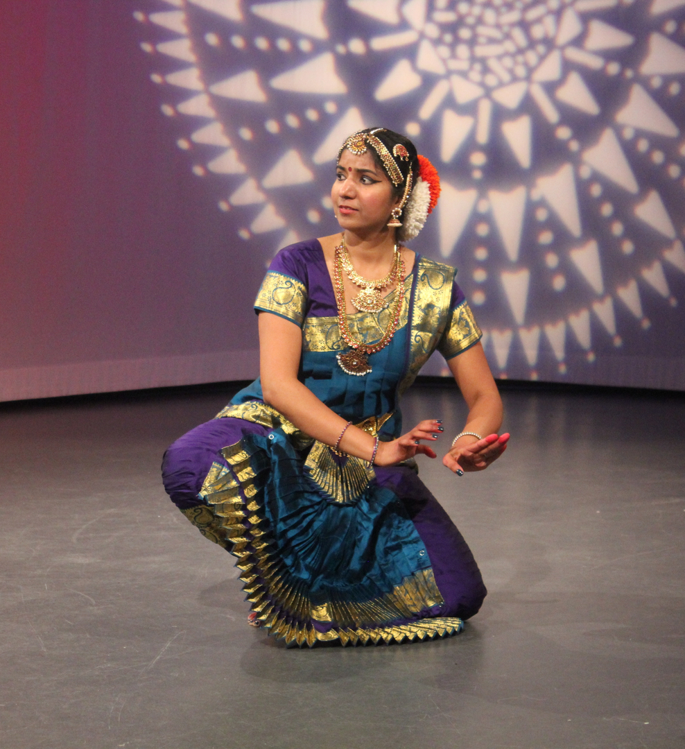 bharatanatyam dress color combinations