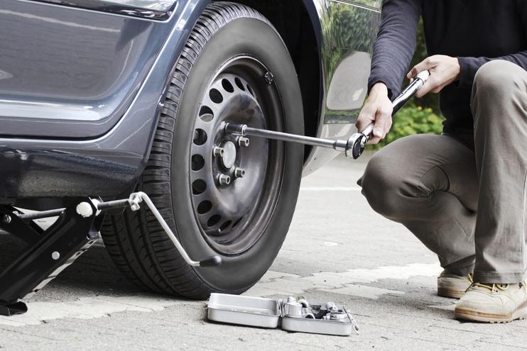 Tire Change Services in Omaha NE | 724 Towing Services Omaha