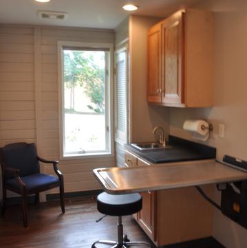 Examination room #2 of Cincinnati Hills Animal Clinic Montgomery Road location