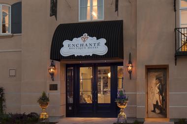 Link to Enchante Hotel website