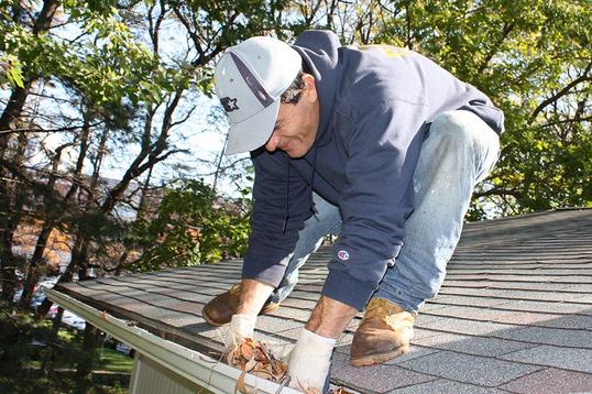 GUTTER CLEANING GUTTER REPAIR LINCOLN NE