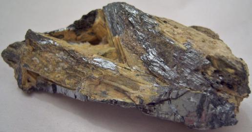 STIBICONITE pseudomorph after STIBNITE - San José Mine, Wadley, Mun. de Catorce, San Luis Potosí, Mexico - ex F. D'Esopo
