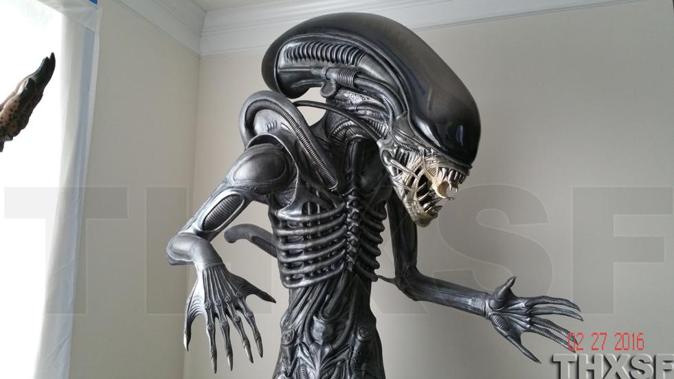 Life Size Alien MageeFX