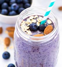 BANANAS & BERRIES ​​​​PROTEIN SHAKE