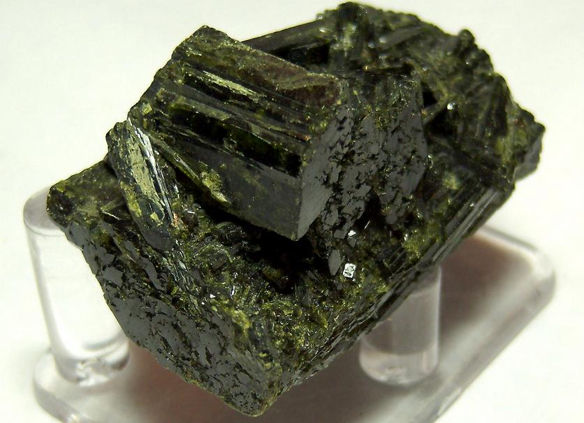 EPIDOTE - Capelinha, Jequitinhonha Valley, Minas Gerais, Brazil - ex Parker Minerals - for sale