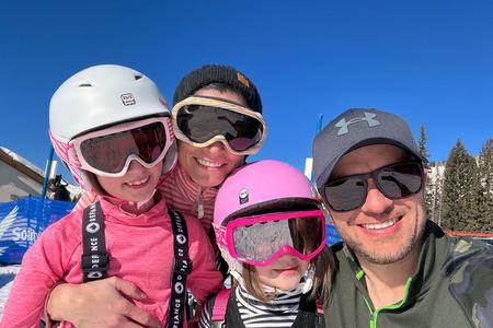 Skiing with the kids at Solutide