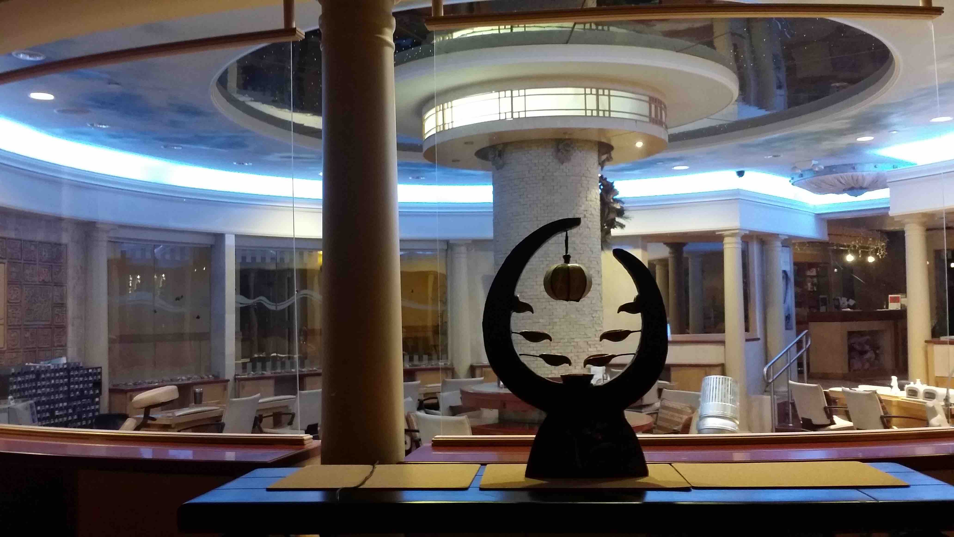 About, image size:1920x1080