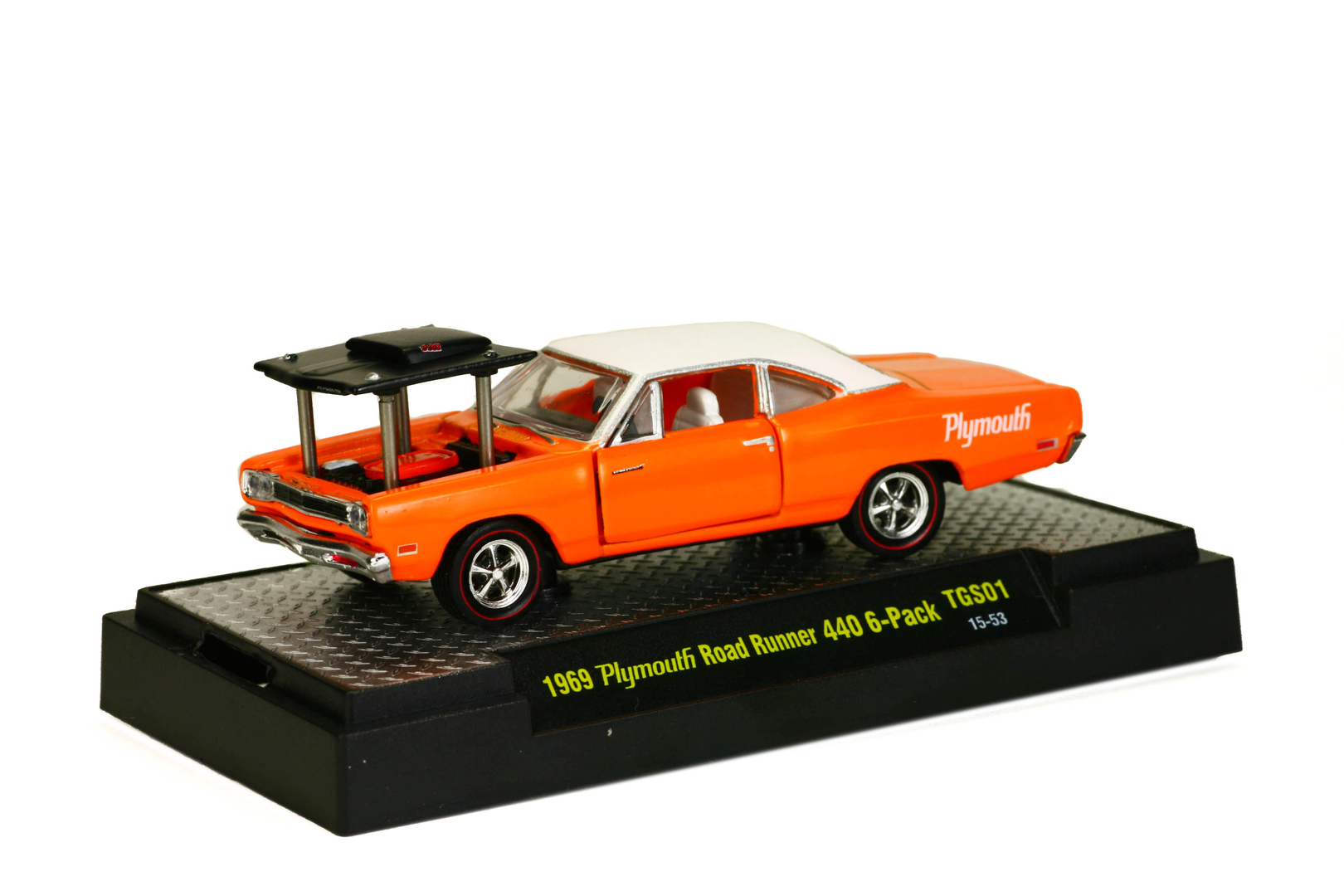 Popular M2 Machines CHASE 1969 Plymouth Road Runner 440