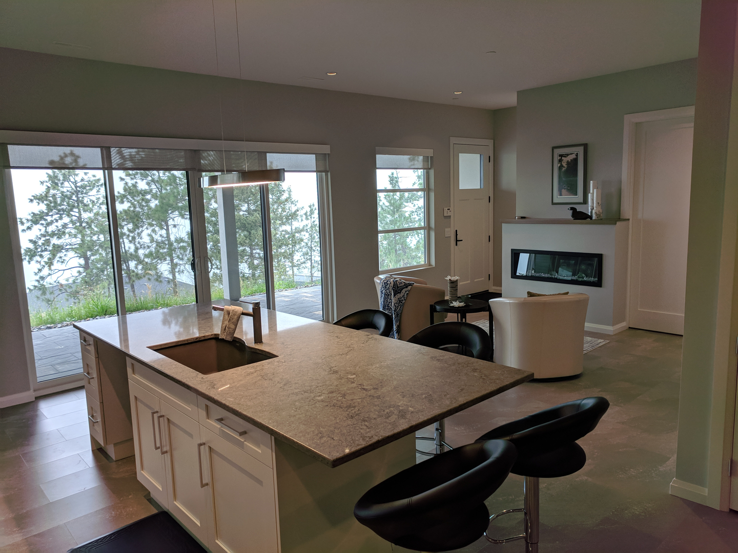 Rental Properties In And Around Mckinley Beach Kelowna Bc
