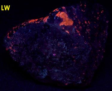 fluorescent SPHALERITE Cleiophane, WILLEMITE, MAGNETITE, HYDROZINCITE, CALCITE,Taylor Road site, Franklin, Franklin Mining District, Sussex County, New Jersey, USA