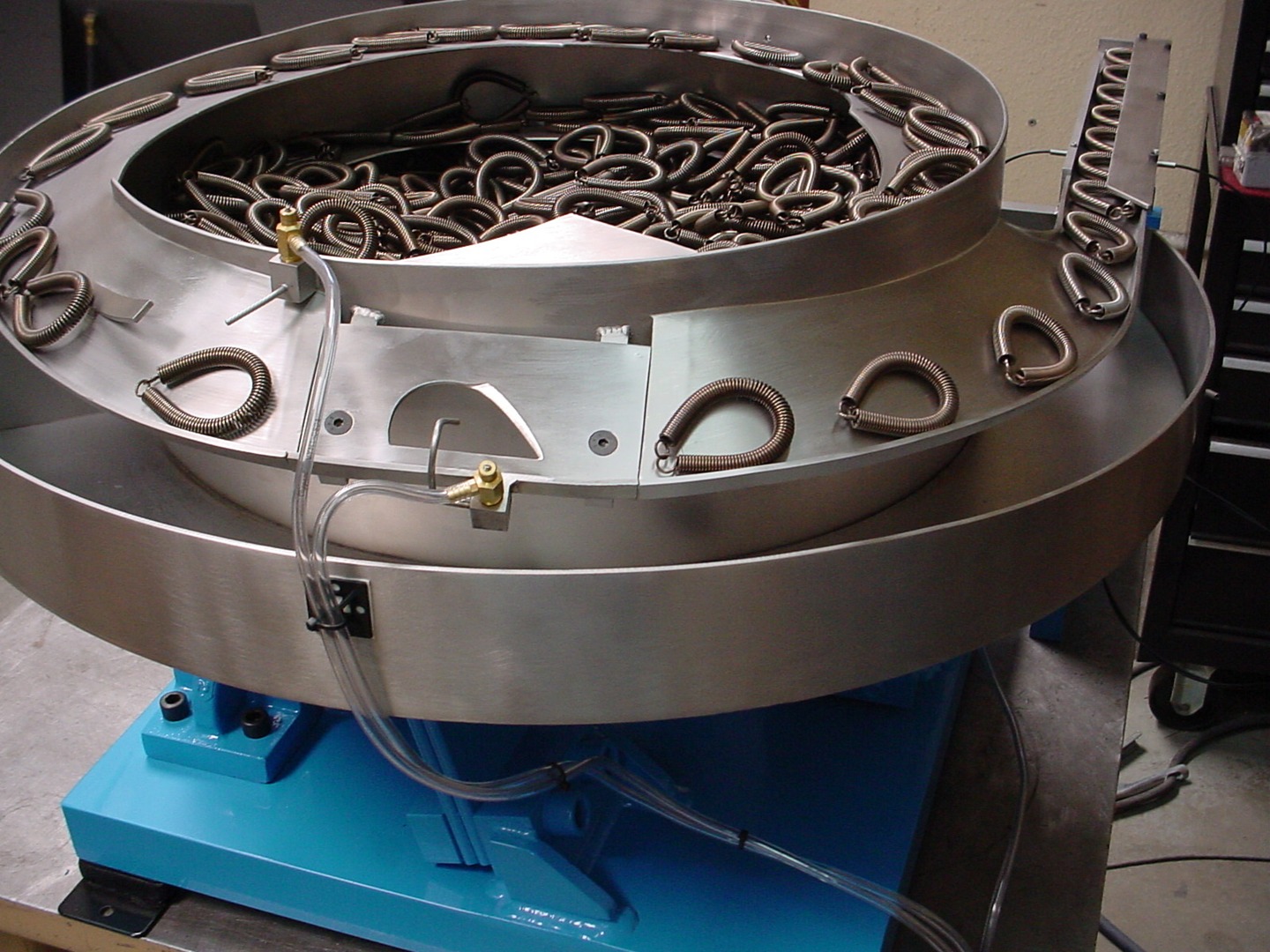 Vibratory on sale bowl feeder