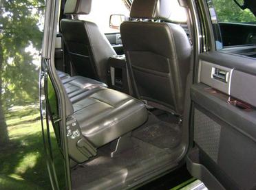 Expedition Limousine 14 passenger