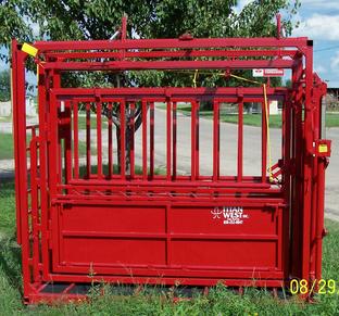 titan cattle squeeze chutes