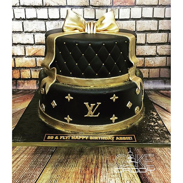 Louis Vuitton 3D Purse cake-Black pattern-Gold details – Pao's cakes