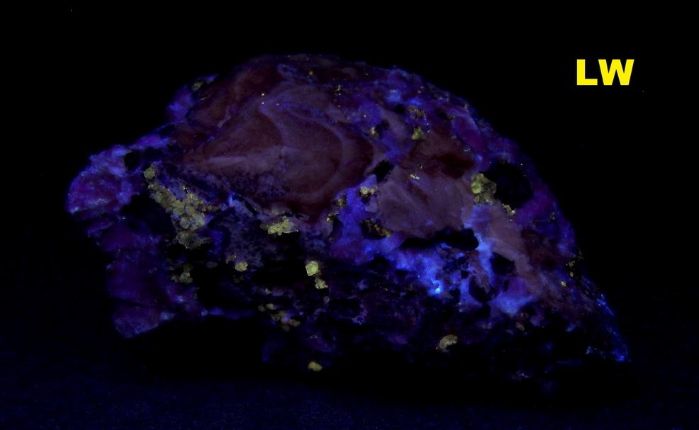 BARYTE w/fluorescent CERUSSITE crystals - Mibladen Morocco