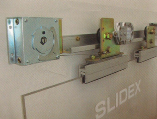 Semi automatic sliding door mechanism