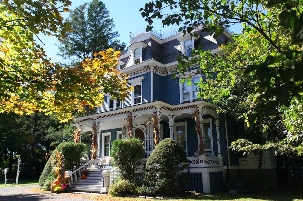 Street view of The Grand Dutchess Bed & Breakfast