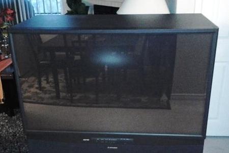 Television Removal and Recycling Service and Cost in Lincoln NE | LNK Junk Removal