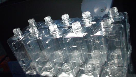 PET bottle stackable bottle