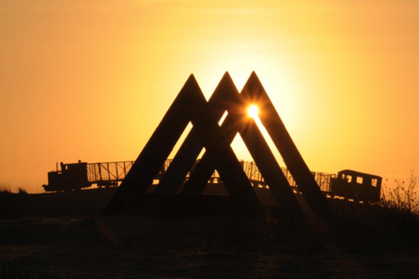 sunrise at Sculpture in the Parklands