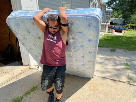 mattress disposal mattress removal mattress pick up Omaha Nebraska junk hauling service