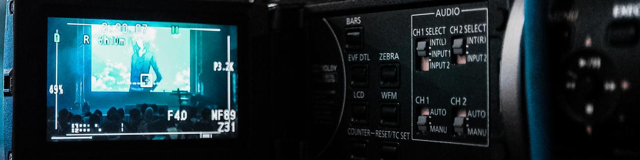 Videos Header - Set of a studio