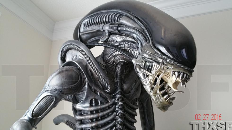 Life Size Alien MageeFX