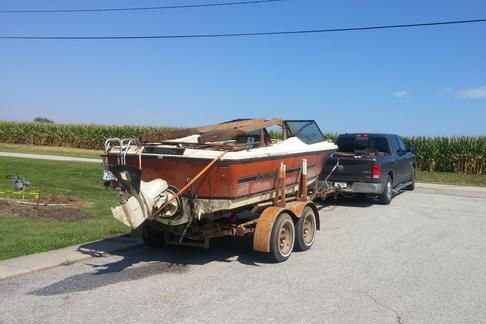OLD JUNK BOAT REMOVAL BOAT DISPOSAL BOAT HAULING BOAT MOVERS PAPILLION NE :