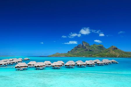 Four Seasons Resort Bora Bora: Overview of overwater bungalows