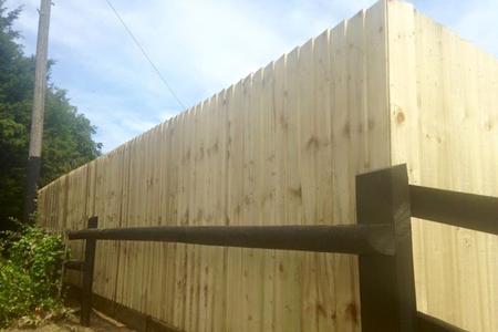 Fencing contractor in Frome