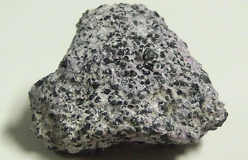 CHROMITE, CHROMIAN CLINOCHLORE KAMMERERITE - Unnamed Chromite prospects, Bare Hills, Baltimore County, Maryland, USA - sold