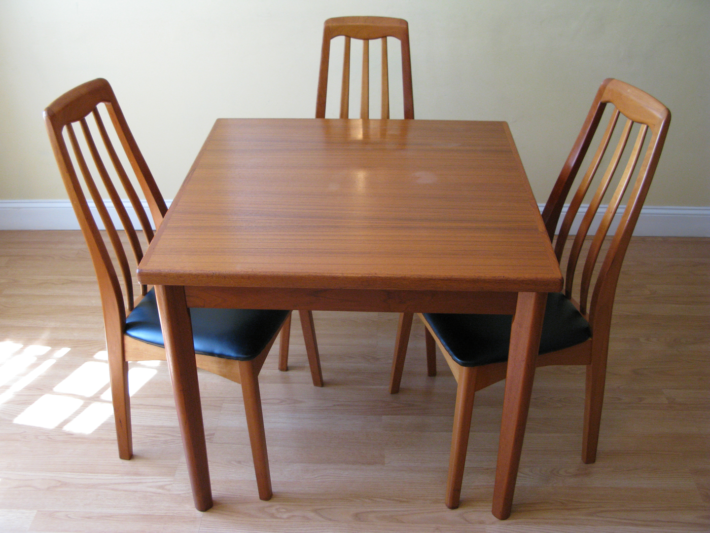 Benny linden best sale teak table