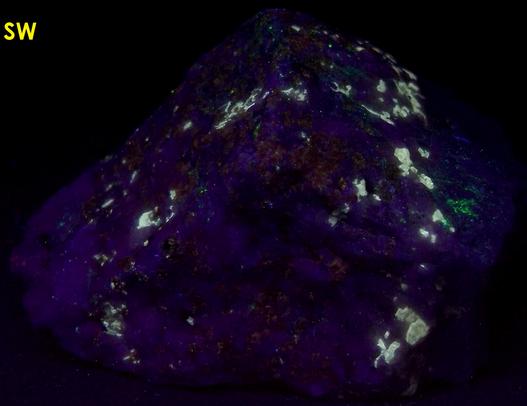 fluorescent FLUOBORITE with CHONDRODITE - Lime Crest Quarry (Lime Crest-Southdown Quarry), Sparta Township, Sussex County, New Jersey, USA