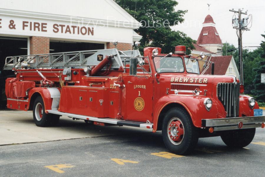 SOLIDO #3106 Brewster Mass Mack Pumper Fire Truck 5 7/16 France