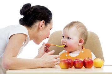 Mẹ nên cho bé ăn loại hoa quả nào để tăng cường trí thông minh