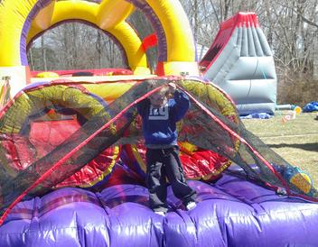 obstacle course with little boy for rent