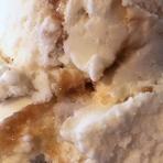 Creamy, no-sugar-added vanilla ice cream rippled with gooey, sugar-free caramel and loaded with real cashews.