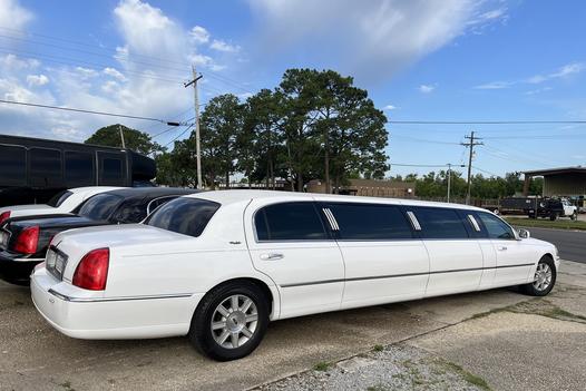 Fleet of Limos for Rent in Baton Rouge
