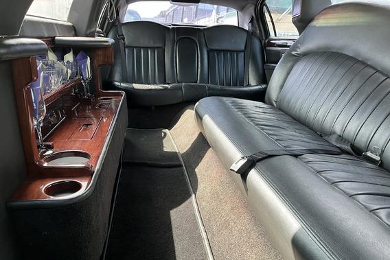 Interior of Lincoln Stretch Limo