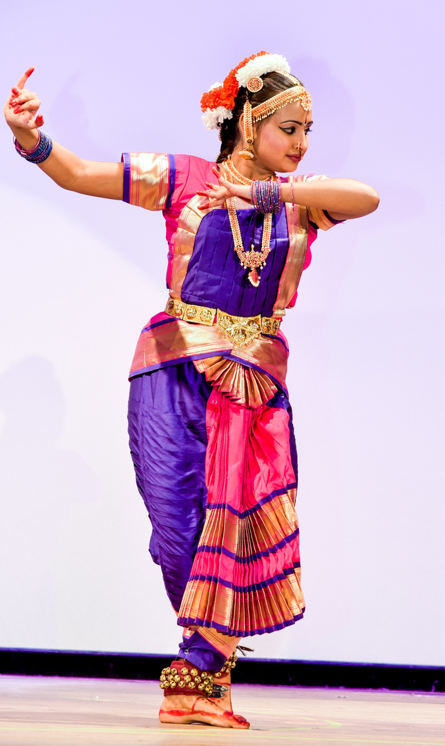 Bharatanatyam dress outlet near me