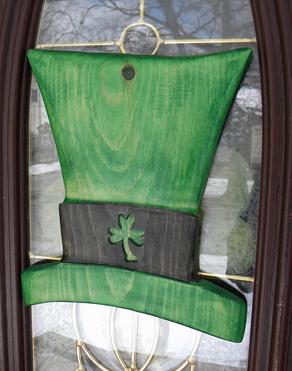 DIY St Patricks Day Irish Top Hat decoration. FREE step by step instructions. www.DIYeasycrafts.com