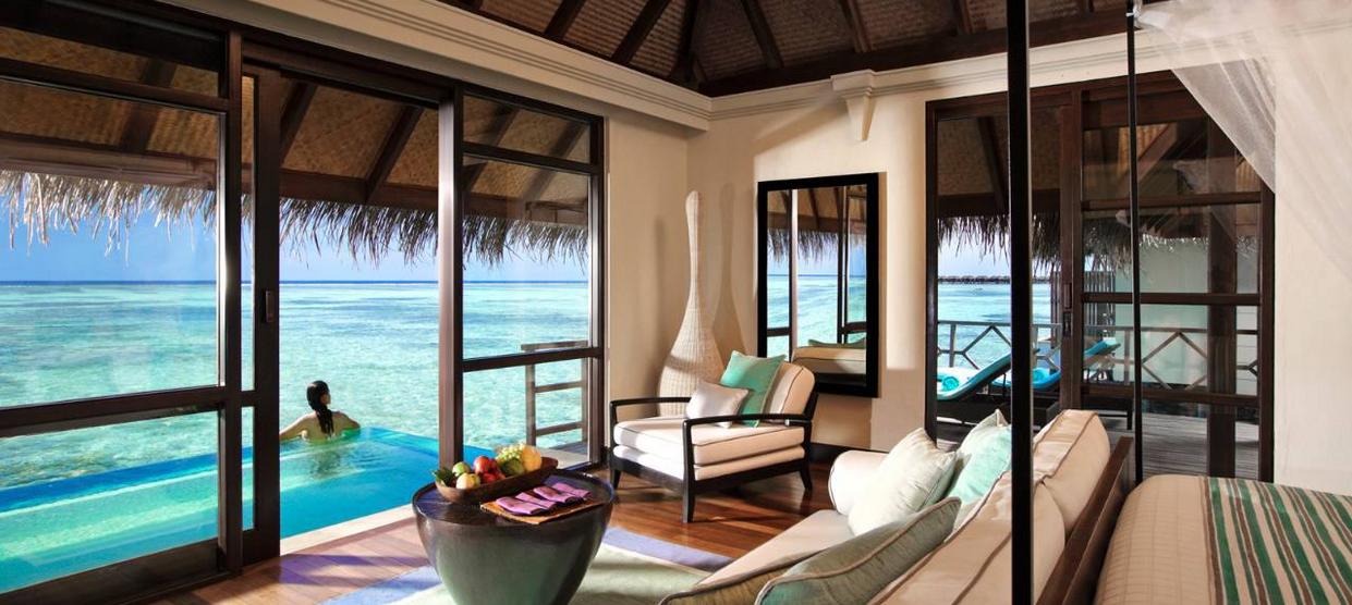 Four Seasons Resort Bora Bora: Overwater bungalow