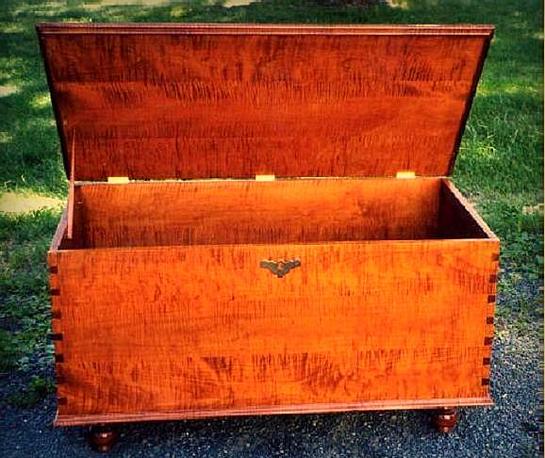 Blanket Chest w/ Ball Foot