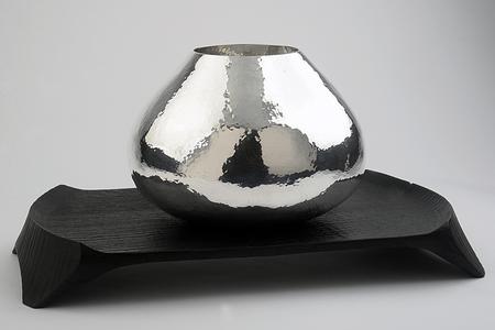 Fine silver raised bowl by Kevin O'Dwyer.