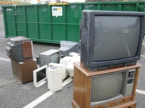 TOP-RATED OLD TV REMOVAL SERVICES IN OMAHA NEBRASKA | OMAHA JUNK DISPOSAL